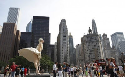 Patung Marilyn Monroe Setinggi 26 Kaki Di Chicago