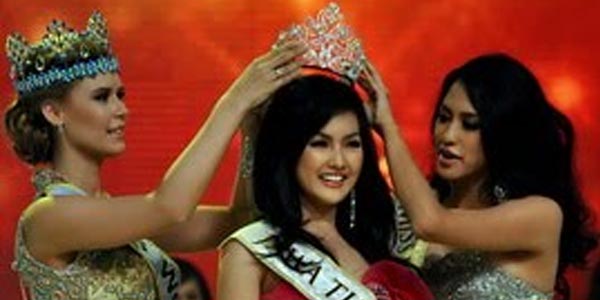 Foto Astrid Ellena Miss Indonesia 2011