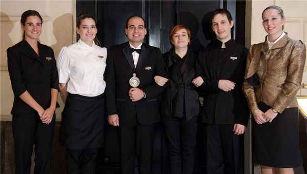 Mesa y Bar: Personajes que intervienen en el servicio