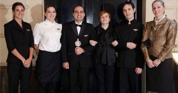 Mesa y Bar: Personajes que intervienen en el servicio