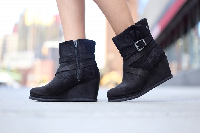 Shall We Sasa Off Shoulder Stripes asos off shoulder stripe top sweatshirt, one teaspoon beauty bandit shorts, cat footwear boots, chanel boy bag, kendra scott necklace, kendra scott, gorjana earrings, t and j designs, prada sunglasses, nastygal sunglasses, nastygal do it better, fashion blog, new york fashion blog, street style, neiman marcus gift card event