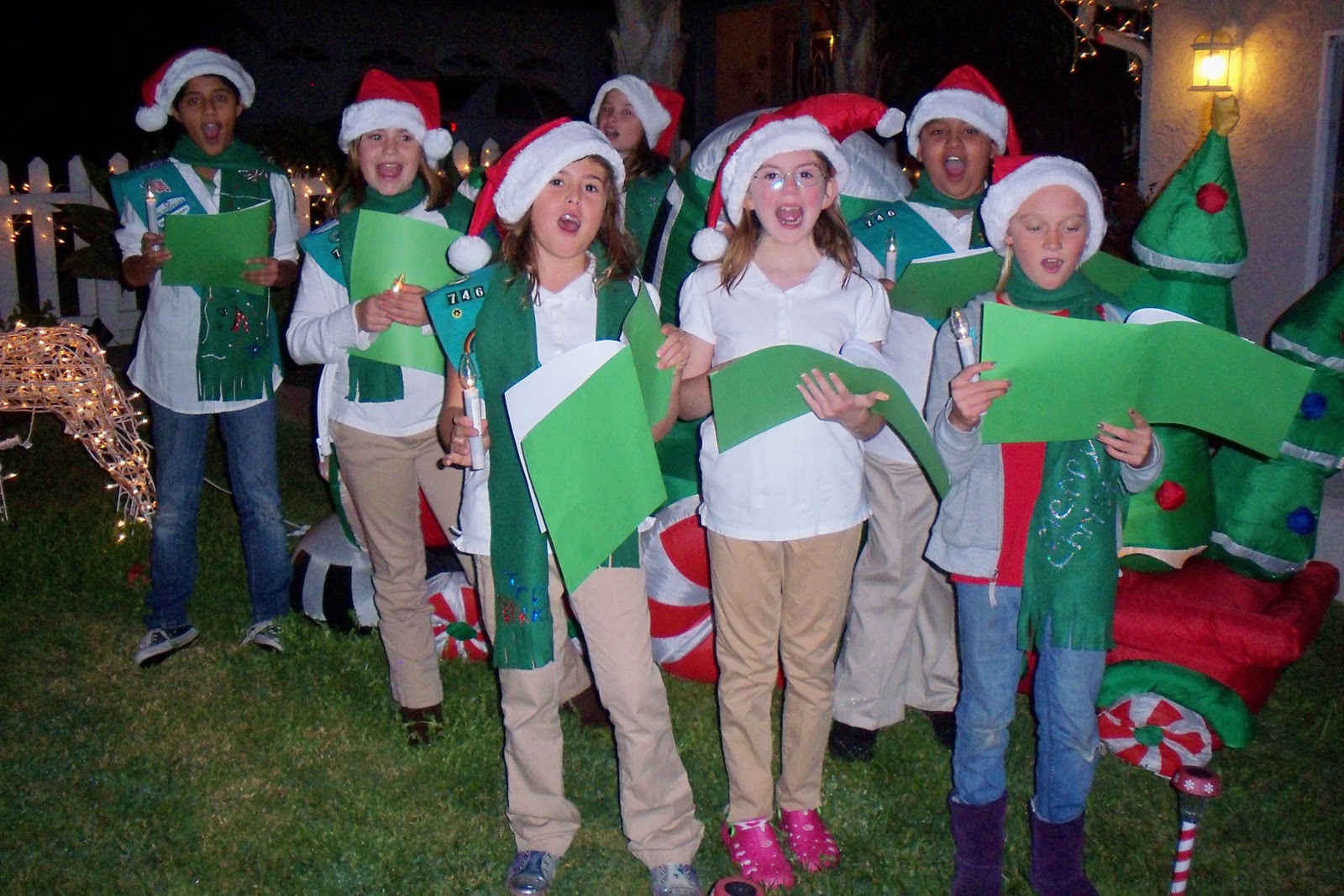 HUNTINGTON BEACH GIRL SCOUT TROOP 746 CHRISTMAS CAROLING 2011
