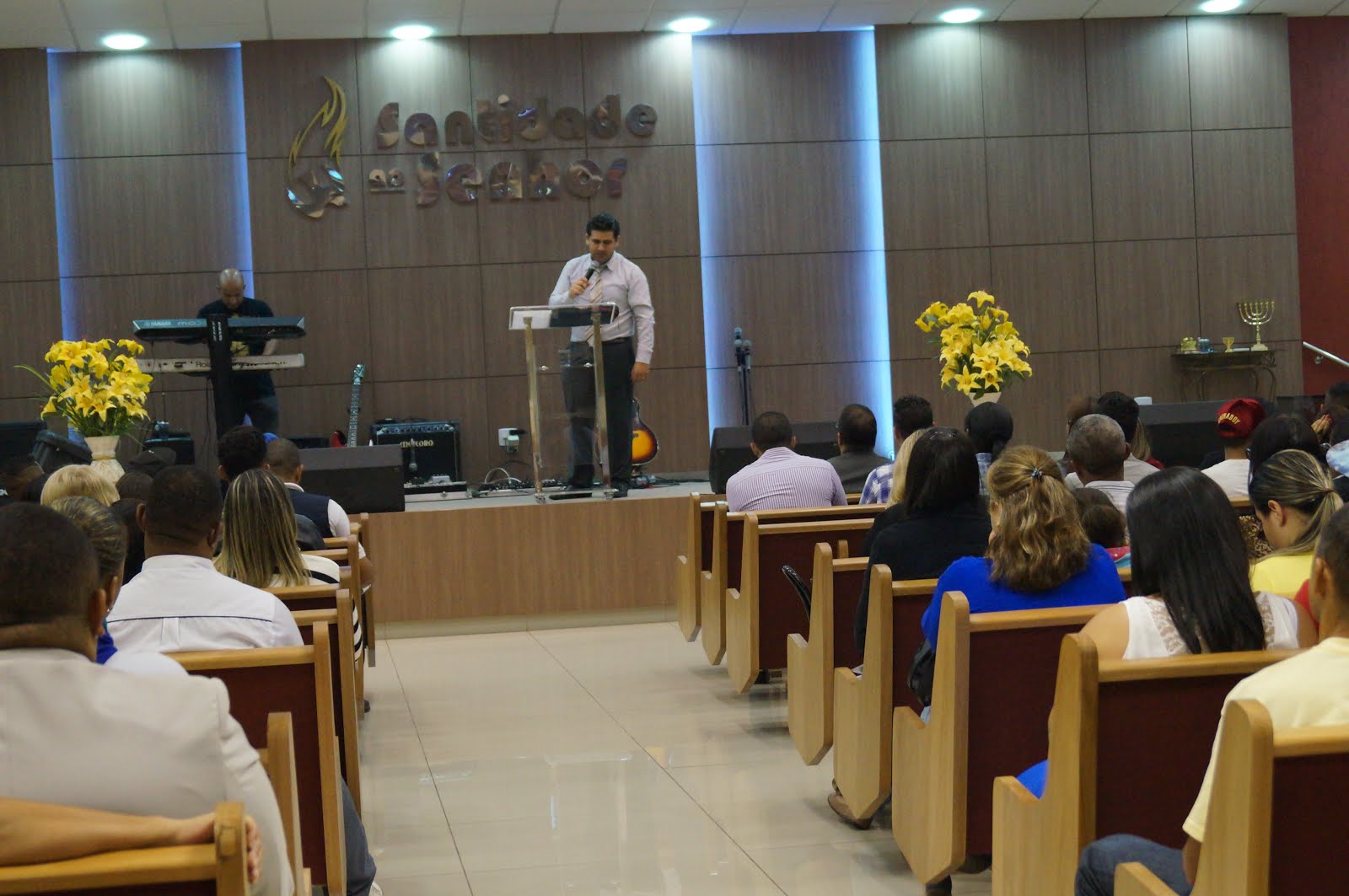 Ministrando na Igreja Do Nazareno Betel. 31/05/2016