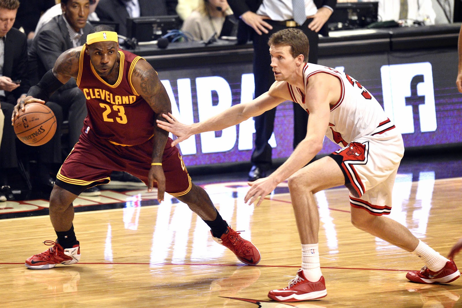 Free Download LeBron Raymone James Dodging Opponant in Basketball Ground Full HD Desktop