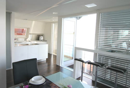 Contemporary Floating House Design