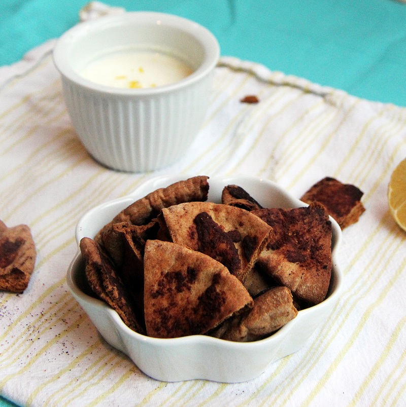 Mix it Up Cinnamon Pita Chips with Lemon Yogurt Dip