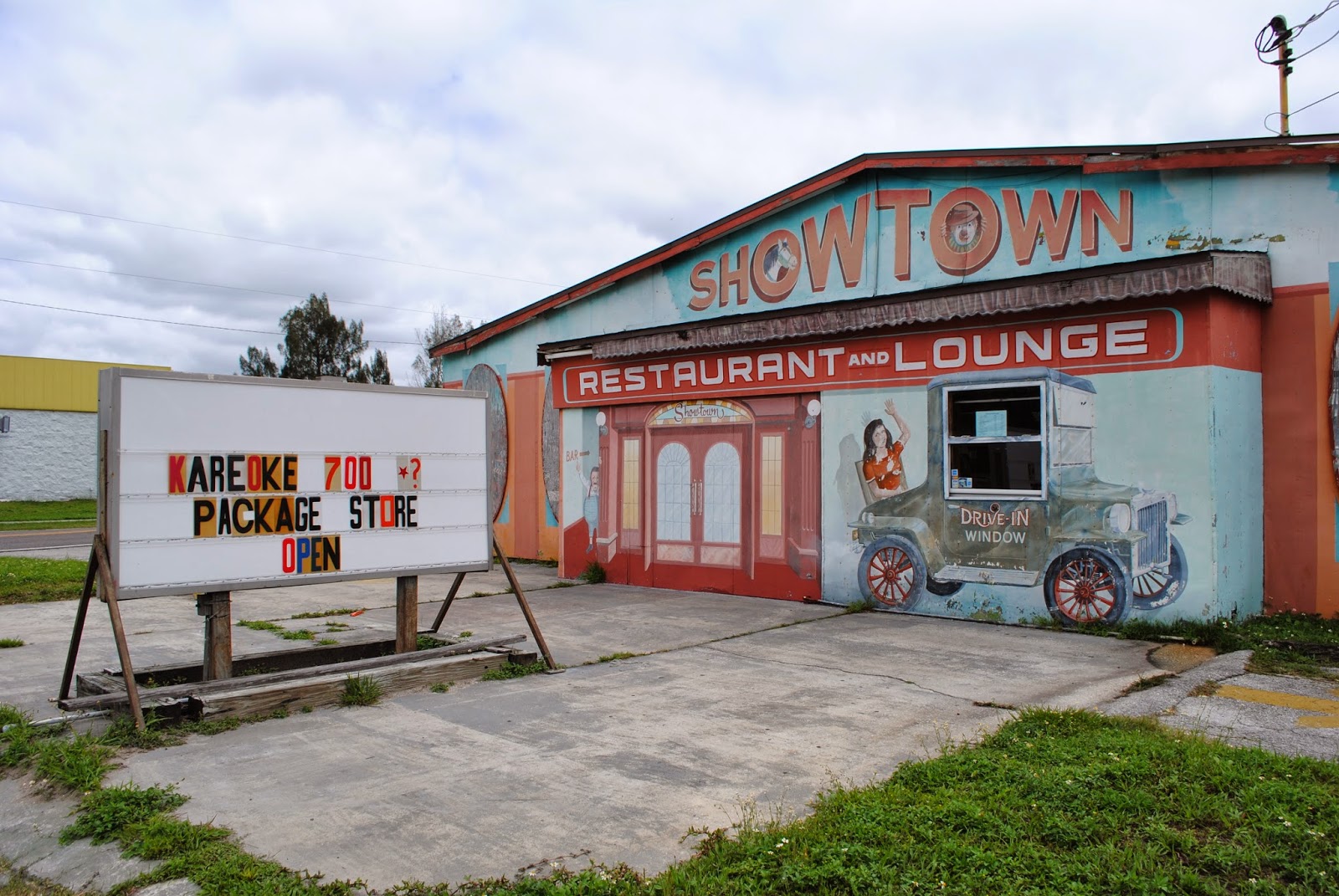 The Carpetbagger Gibsonton, FL Last Refuge of the Carnival