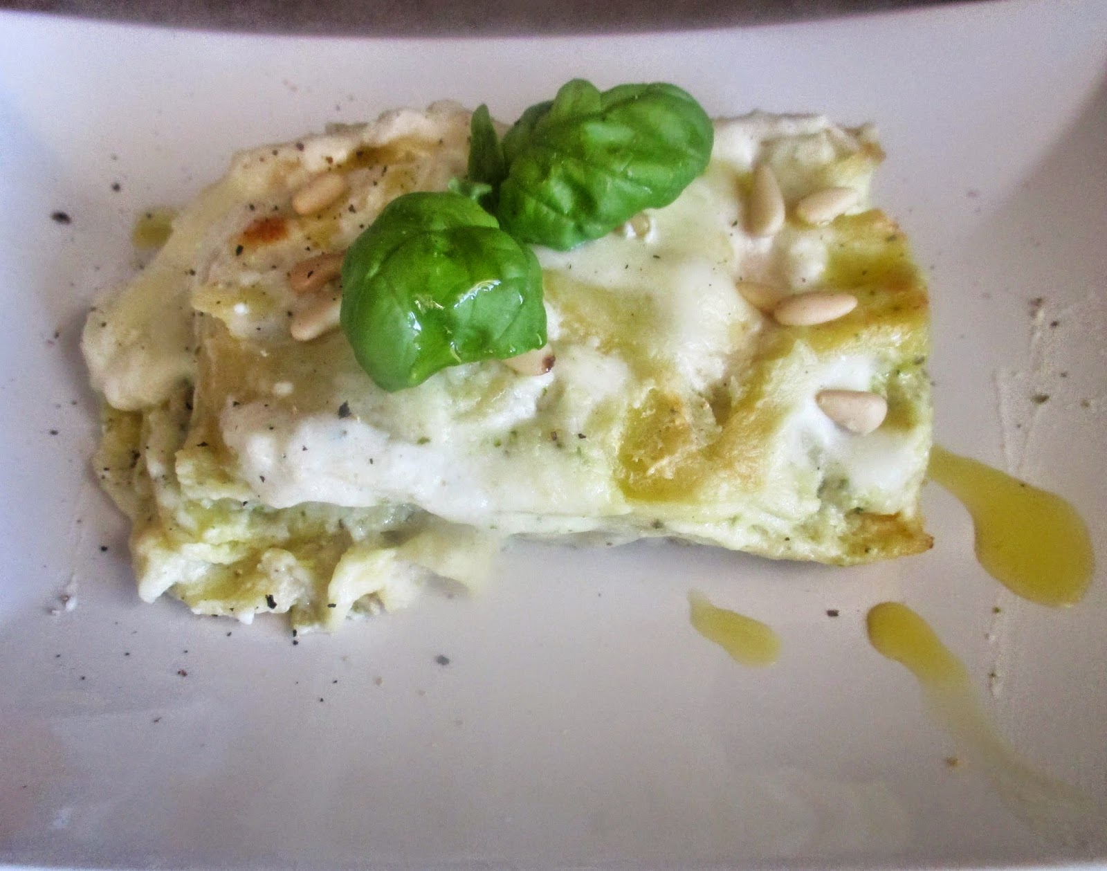 FORNELLI IN FIAMME LASAGNA WITH PESTO, RICOTTA AND MOZZARELLA Lasagna pesto, ricotta e mozzarella