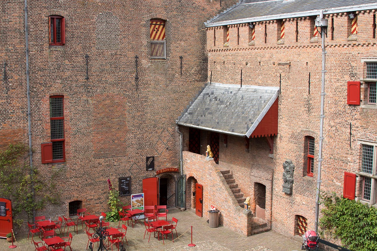 inner courtyard Castle Muiderslot