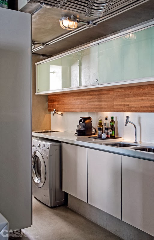 decoracao de apartamentos pequenos cozinha: poucos pontos de cor, trouxe um “ar “bem masculino para a decoração decoracao de apartamentos pequenos cozinha: poucos pontos de cor, trouxe um “ar “bem masculino para a decoração