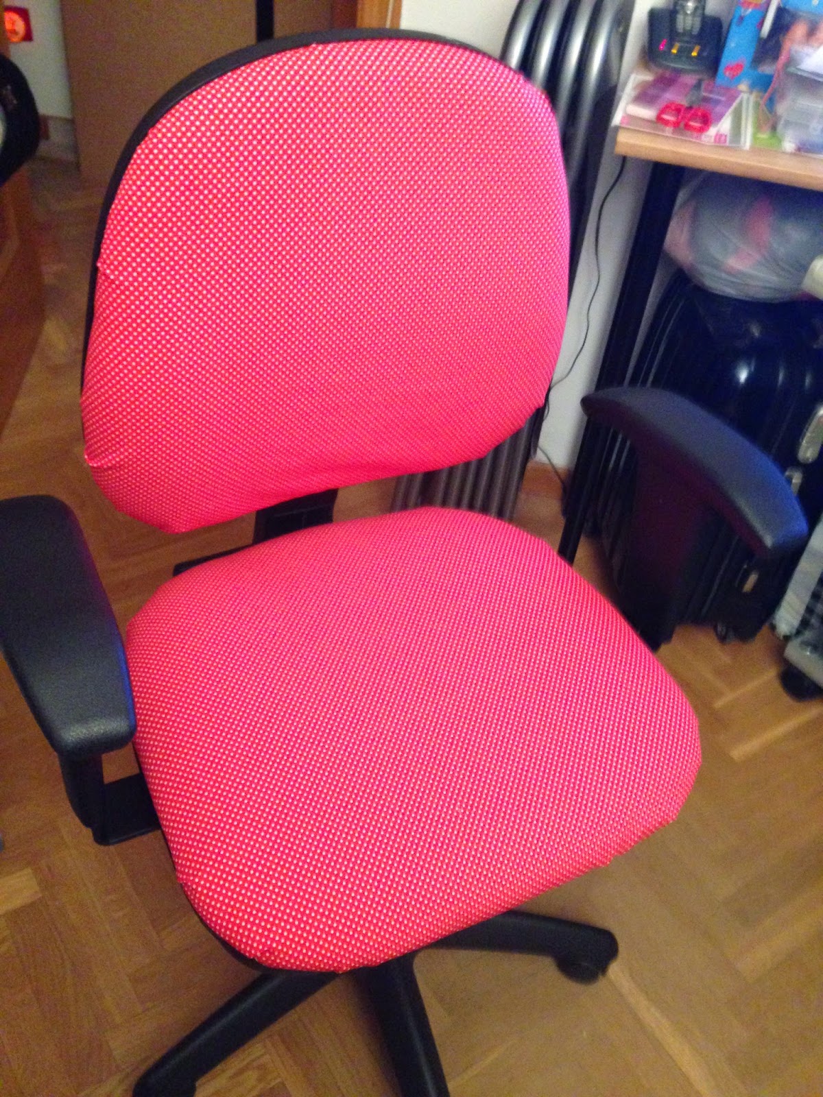 Lo que me sale en mi Blog: Tapizar una silla de oficina Lo que me sale en mi Blog: Tapizar una silla de oficina