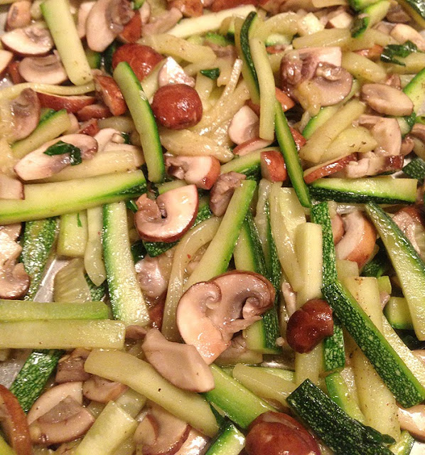 Food Hunter's Guide to Cuisine Zucchini & Mushroom Saute Brown Bag