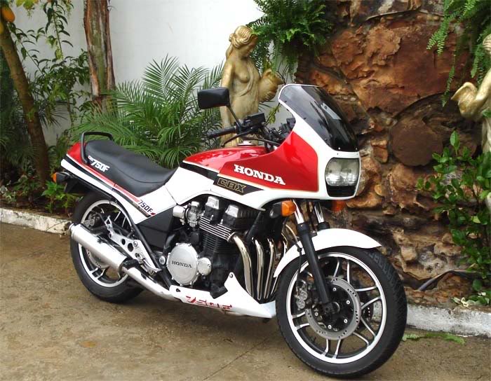 Honda CBX 750 F, a lendária '7 Galo'; veja o vídeo