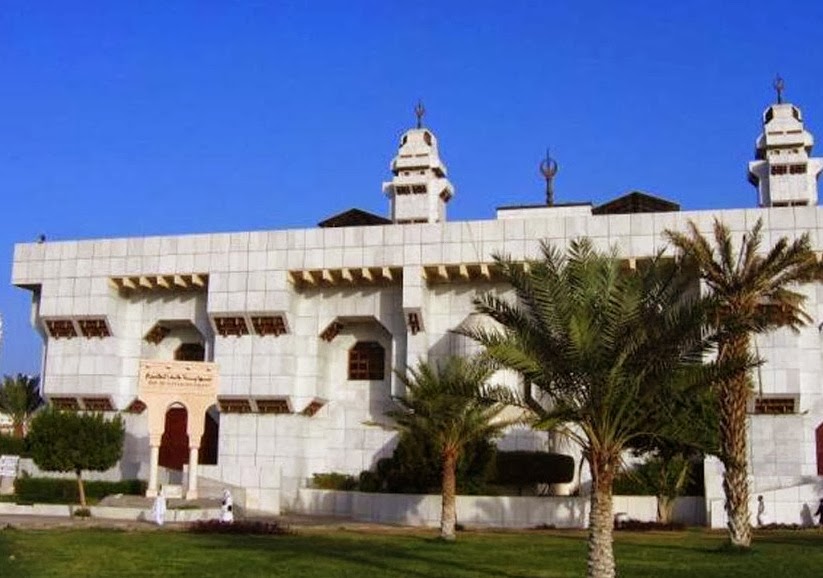 Mengenal Masjid Aisyah di Tan'im