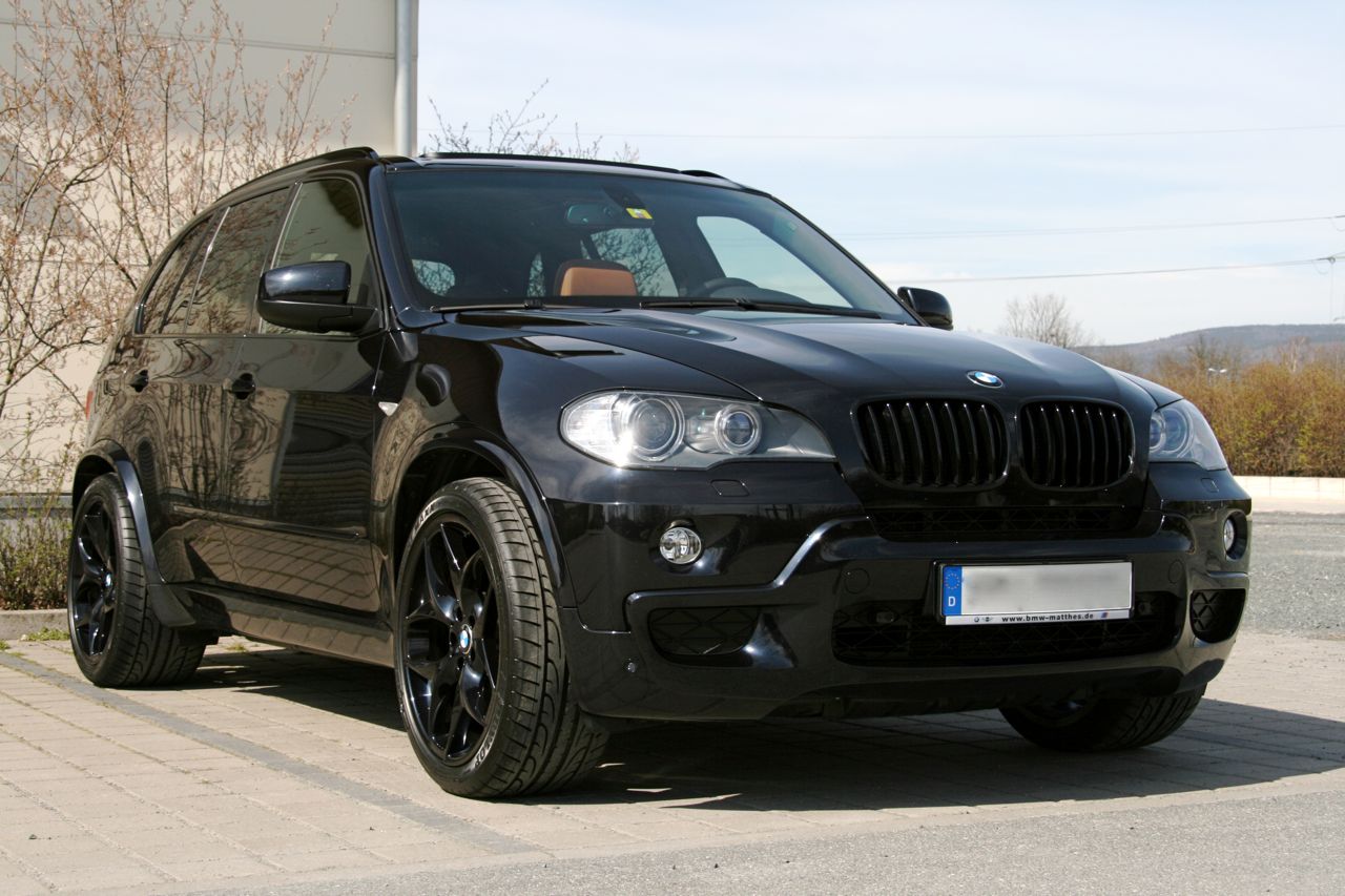 http://2.bp.blogspot.com/-lEELlKxtnyc/UA1ByVwXUuI/AAAAAAAABiY/G6T_3qahV7g/s1600/wallpaper-bmw-x5-car.jpg