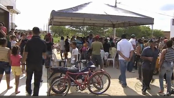 POLÍCIA INTERROMPE ENTERRO DE ZÉ AUGUSTO E CORPO VOLTA AO IML
