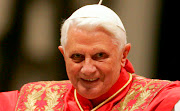 El nuevo Papa y el clero católico se enfrentan a la detención y acusación . papa