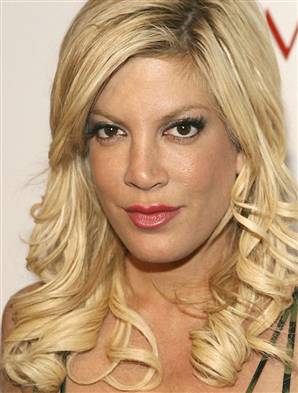 Tori Spelling Hair 2011