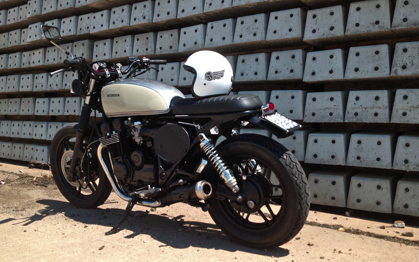 Nighthawk by Aniba Inazuma café racer