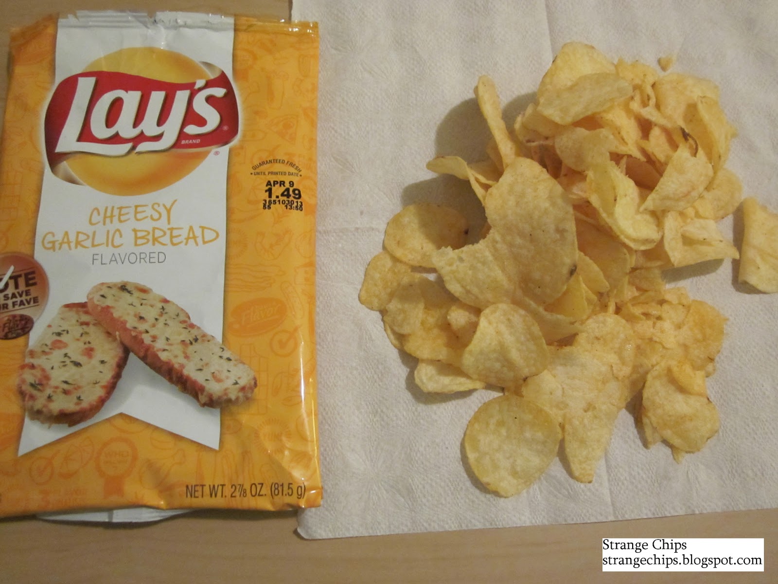 Strange Chips Lay's Cheesy Garlic Bread