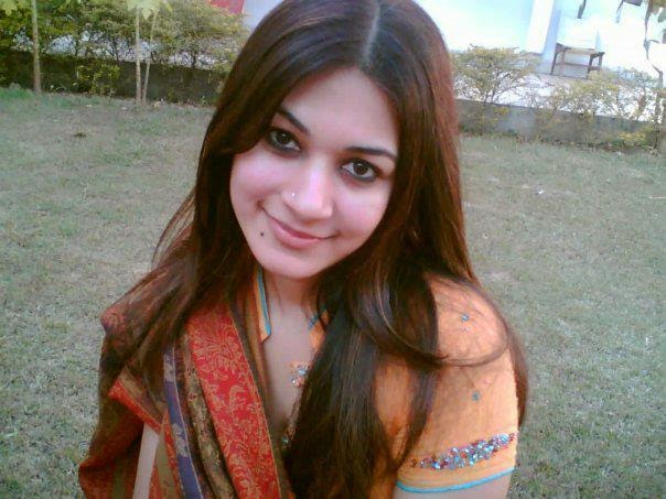 Dazzling Pakistani Girls Dazzling Pakistani Girls