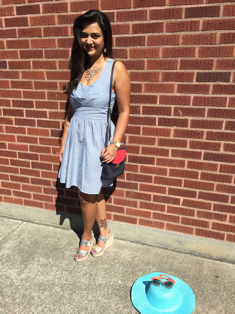 Denim dress for summer, how to style a denim dress, denim dress with a hat, Ananya, Indian fashion blogger, Seattle Fashion blogger