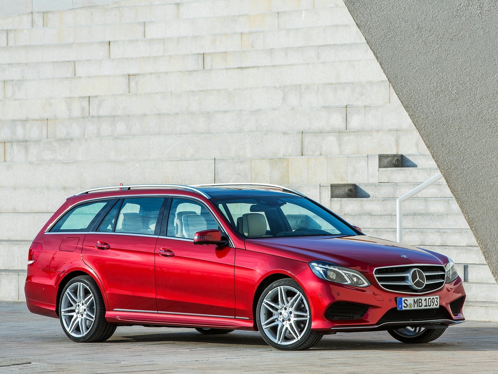 2014+Mercedes-Benz+E-Class+Estate+2.jpg