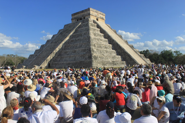 Chichén Itzá lotada de turistas
