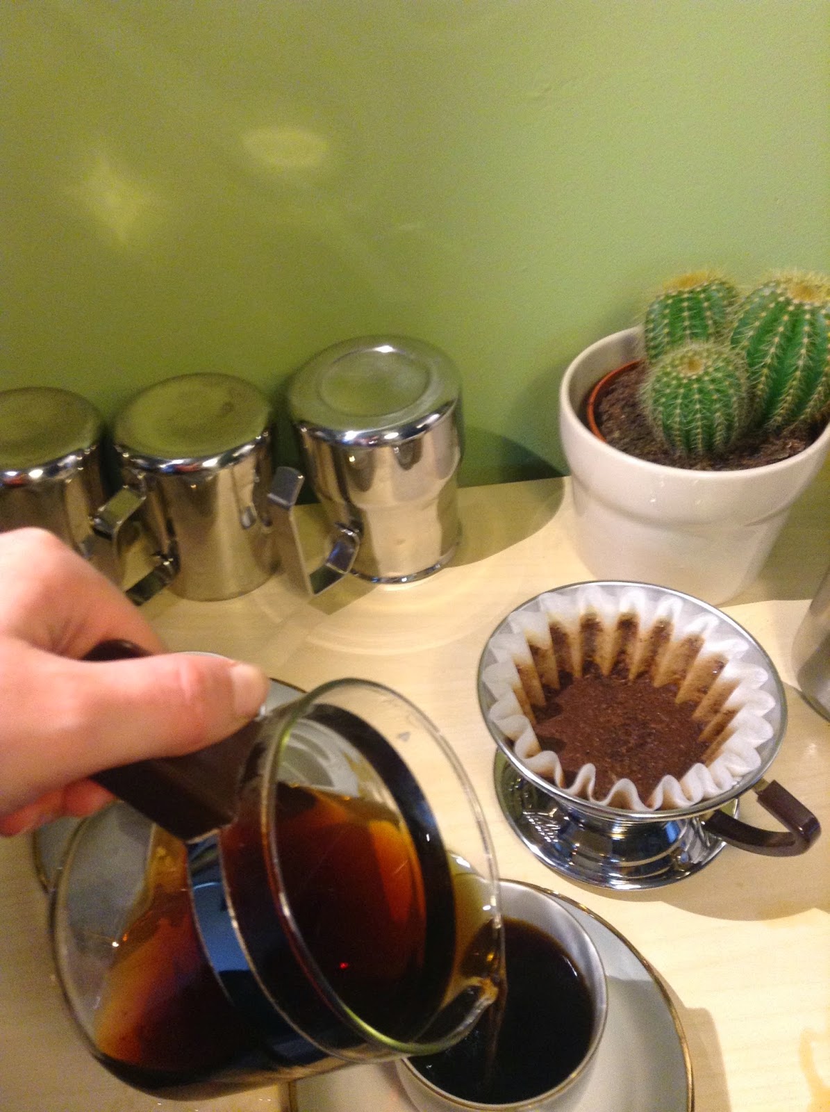 CoffeeStrides Tutorial How to Brew Kalita Wave Coffee