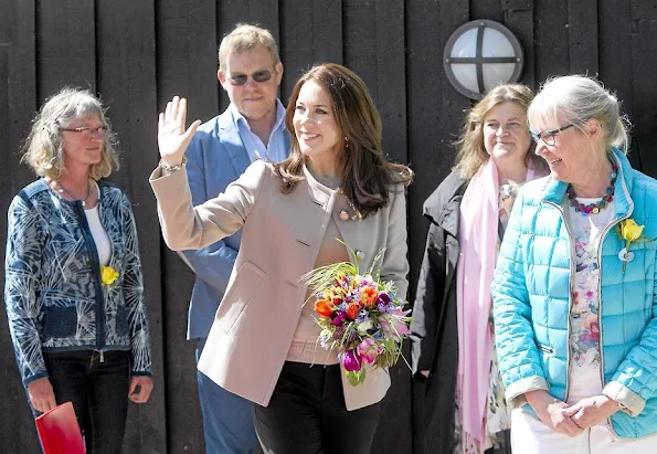 Crown Princess Mary of Denmark attended the opening of the Ringsted Krisecenters Sensory Garden and Playground on May 9, 2015 in Ringsted, Denmark. 