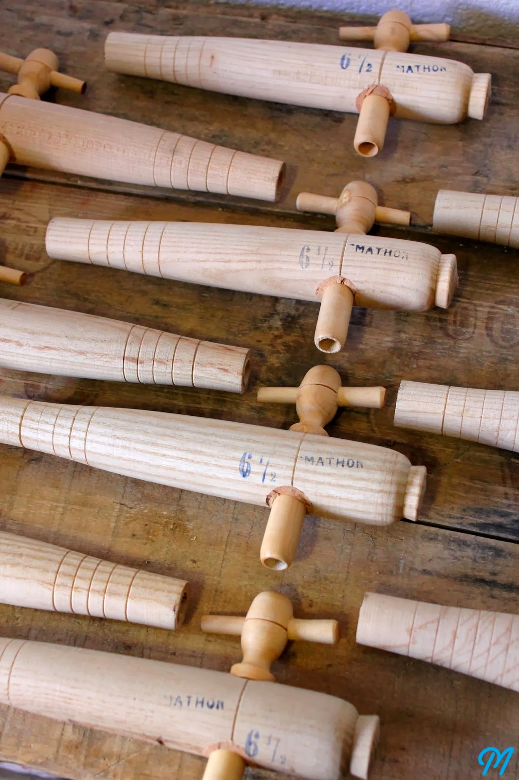 Petits robinets en bois pour les vignerons Sortis dun ancien atelier ~ Petit Tonneau En Bois Petits robinets en bois pour les vignerons Sortis dun ancien atelier ~ Petit Tonneau En Bois