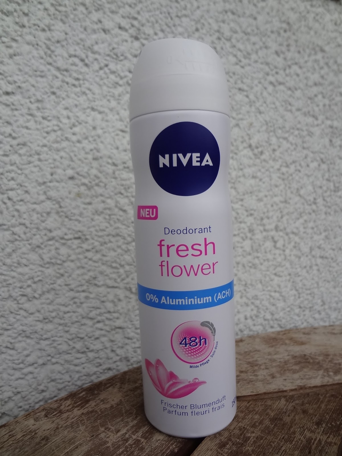 & plötzlich alles Lilablau Nivea Fresh Flower Deo Test