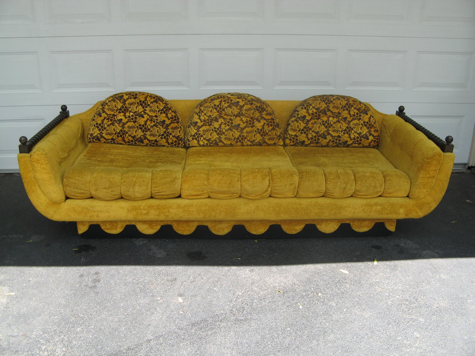 Modern Couches Modern/Retro Sofa/Couch.