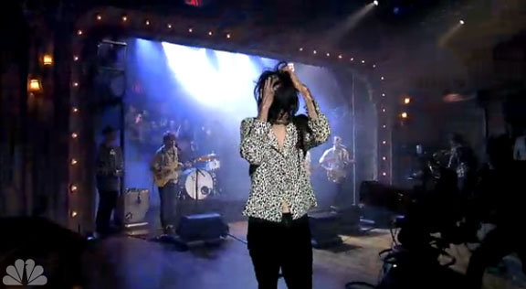 Connie Lungpin leaves Deerhunter in the lurch on Jimmy Fallon during "Monomania" performance