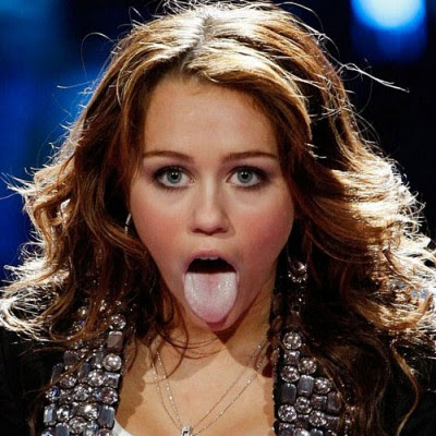 miley cyrus sacando la lengua miley cyrus sacando la lengua