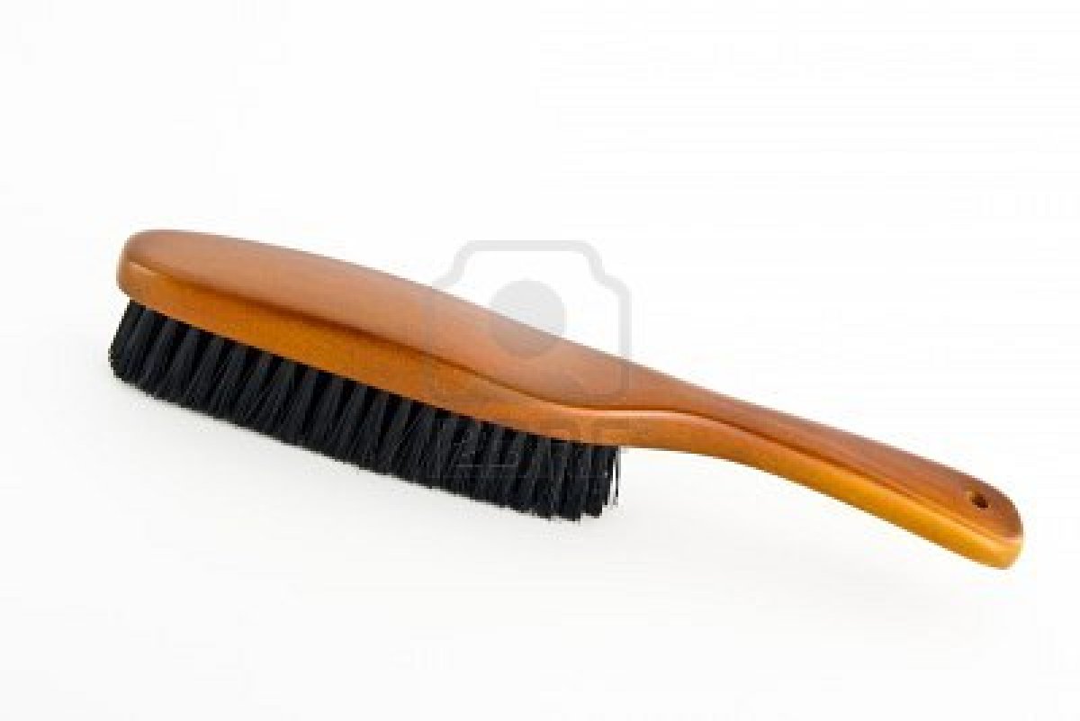 http://2.bp.blogspot.com/-lNBCPVv6nE8/T9dwa8rQk_I/AAAAAAAAADk/588ejQKW5SI/s1600/9569555-new-hair-brush-with-wooden-handle.jpg