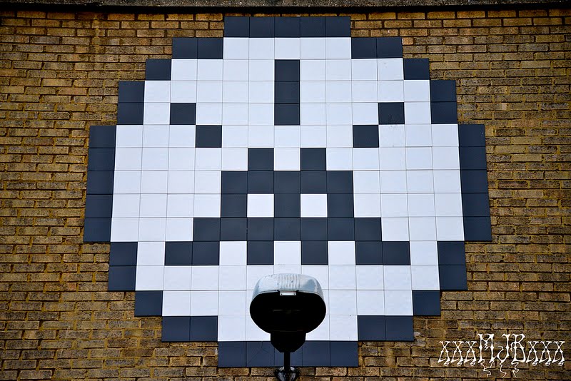 SPACE INVADER