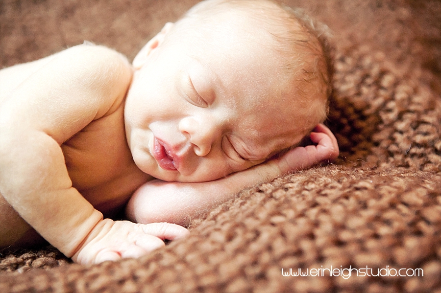 newborn photographer overland park, ks