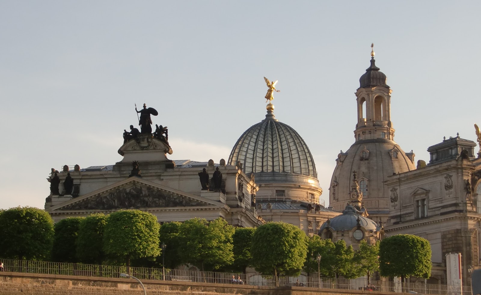 Dresden Stadtfuhrungen Stadtrundfahrt Mit Gastefuhrerin Steffi