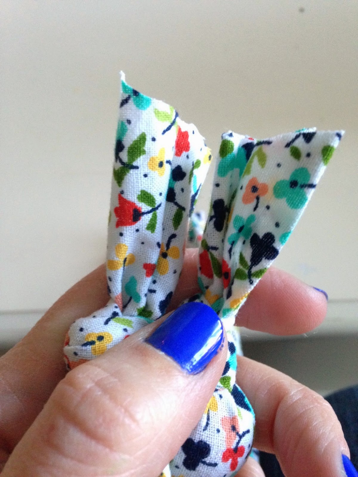 See Girls Blog Teething Necklace Tutorial