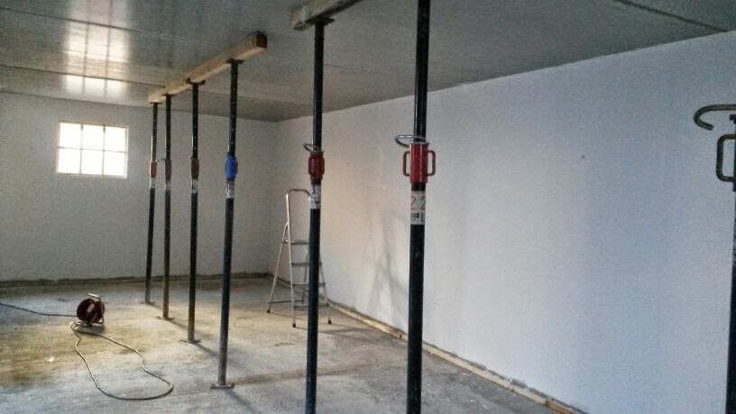 Wir Bauen Unsere Lehmhutte April 2014