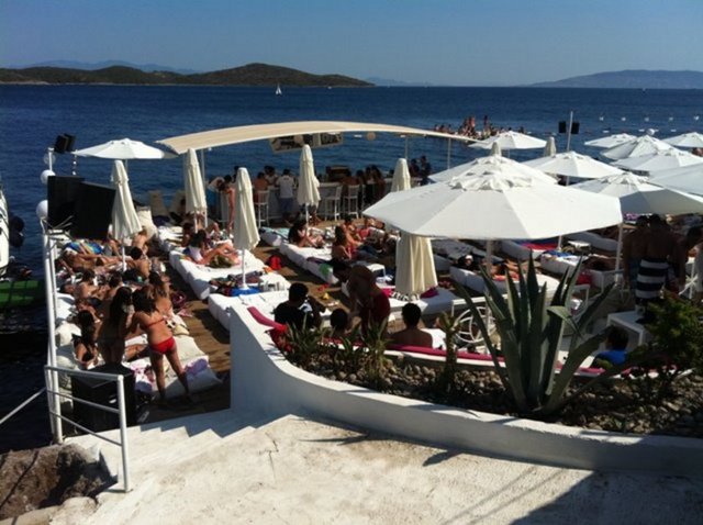 Bodrum Cesme Beach Leri Ve Giris Ucretleri