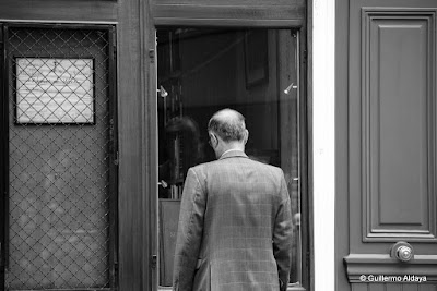 À Paris (France), by Guillermo Aldaya / AldayaPhoto