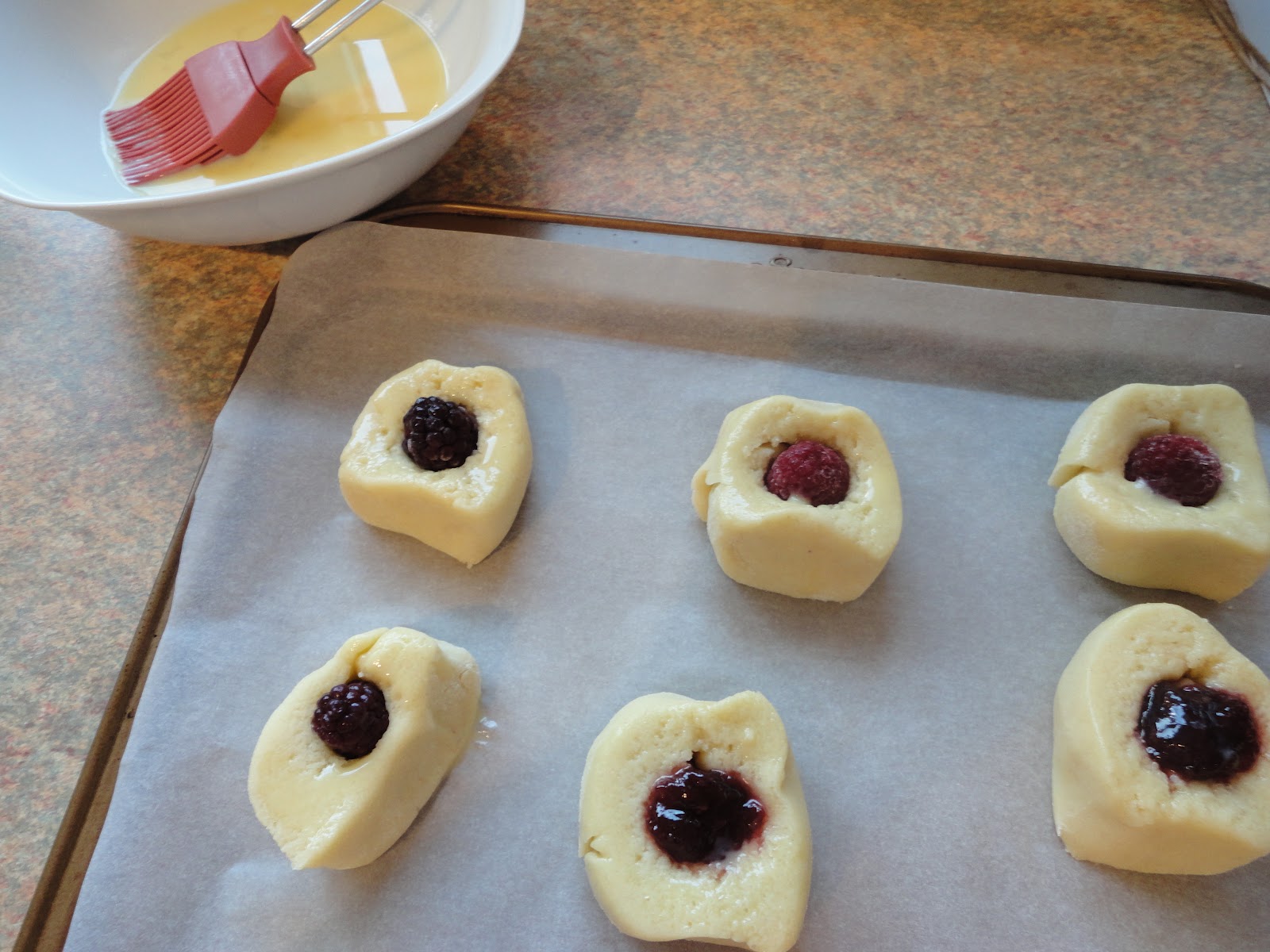 Babaduck Retro Raspberry Buns