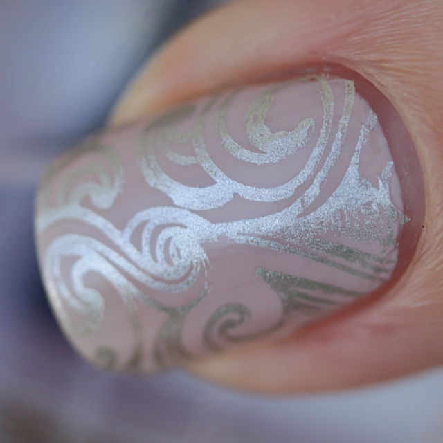 uñas con piedras tornasol 2015