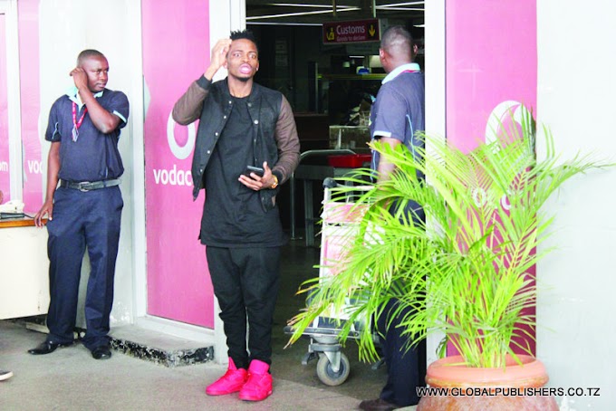 MWANAMUZIKI Diamond Platnumz Ashikiliwa Airport kwa Saa Mbili Kisa Madawa ya Kulevya..