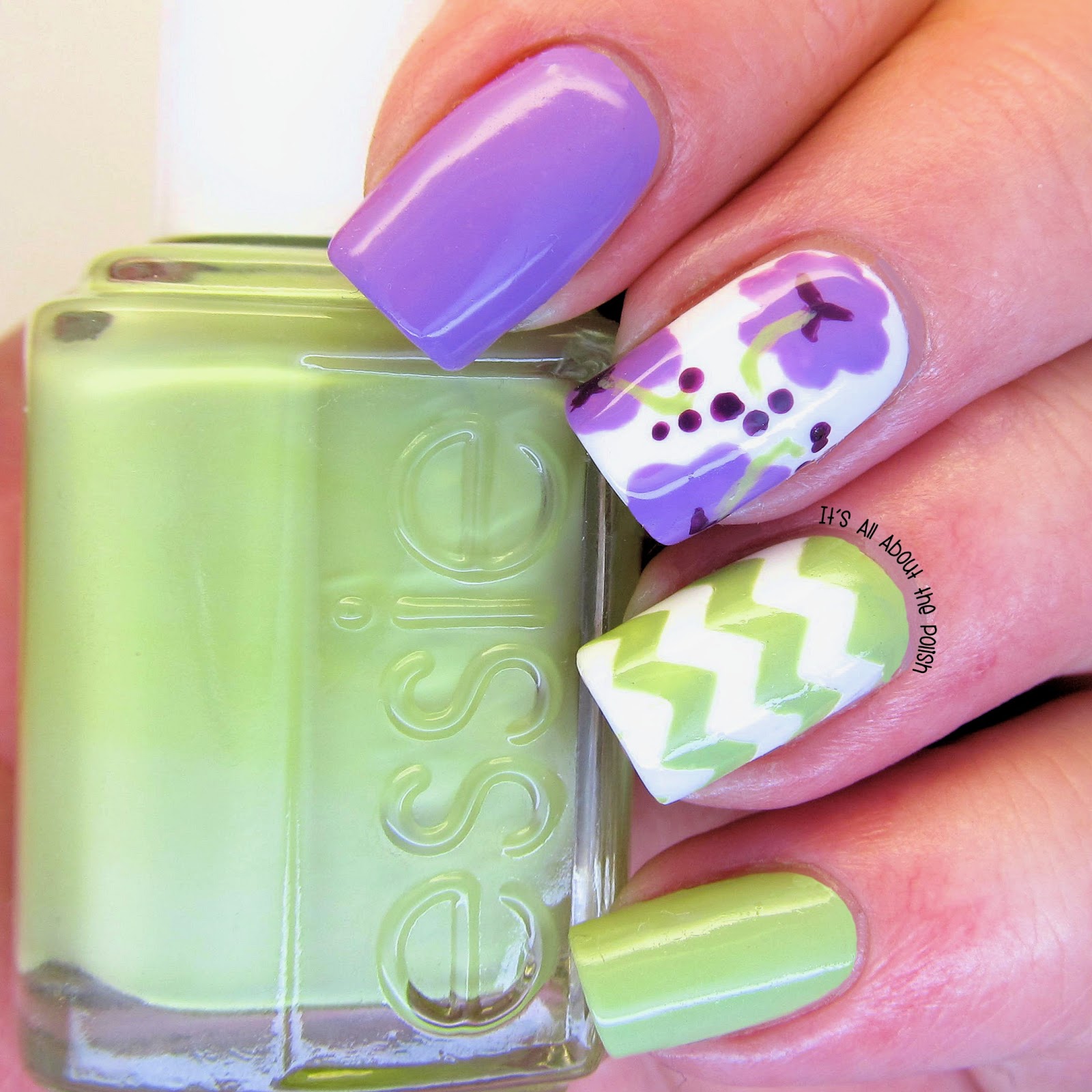 It's all about the polish: Hibiscus Nail Design with Essie Navigate Her 