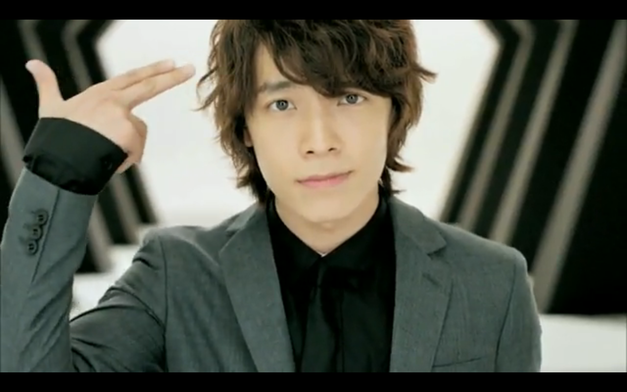 http://2.bp.blogspot.com/-lbF_l0ldtLU/TdifUFuQrBI/AAAAAAAAABU/ELYBG2RDYdg/s1600/DongHae-super-junior-15737105-800-500.jpg