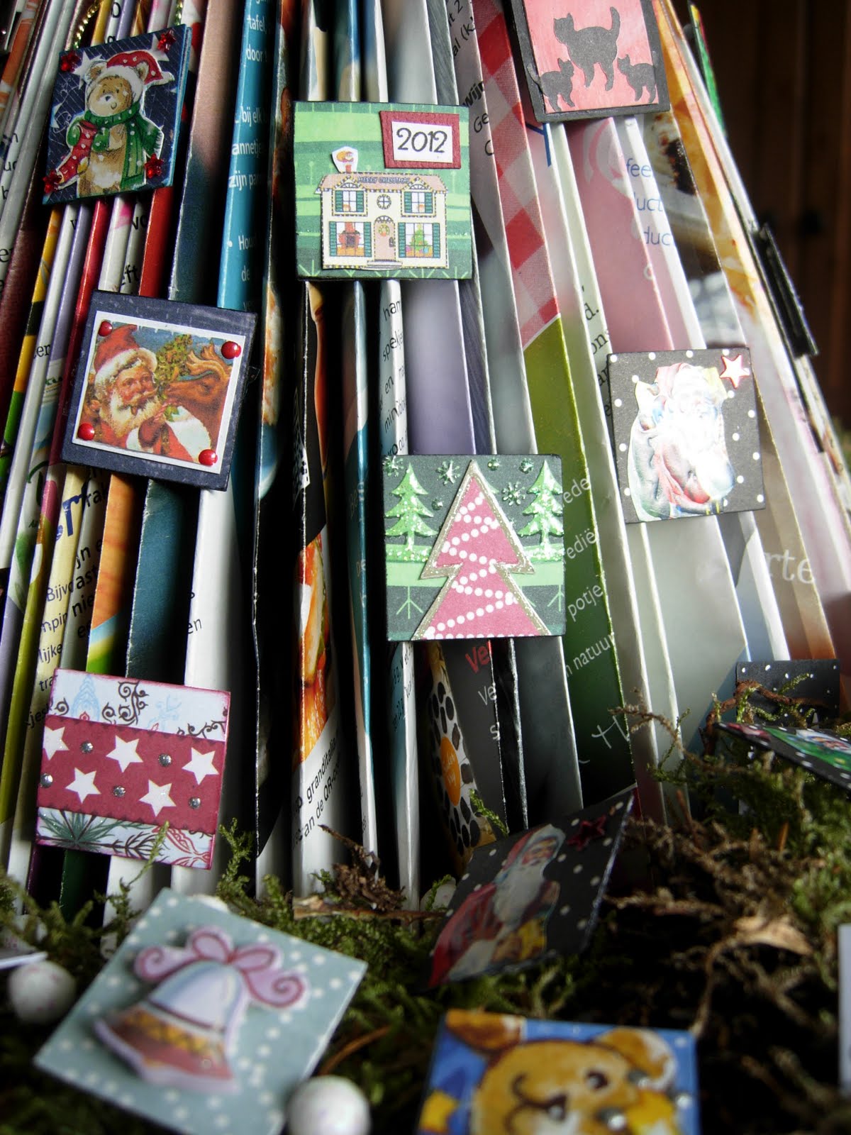 Me and my fun! Kerstboom vouwen van een tijdschrift / Folding a