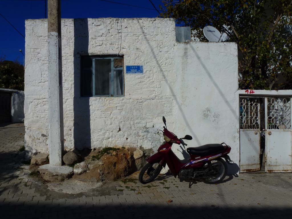 Bugun Bodrum Un Yenikoy Mahallesinde Gezinelim